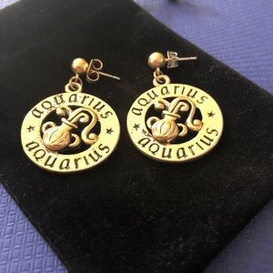 Aquarius ♒️ gold earrings